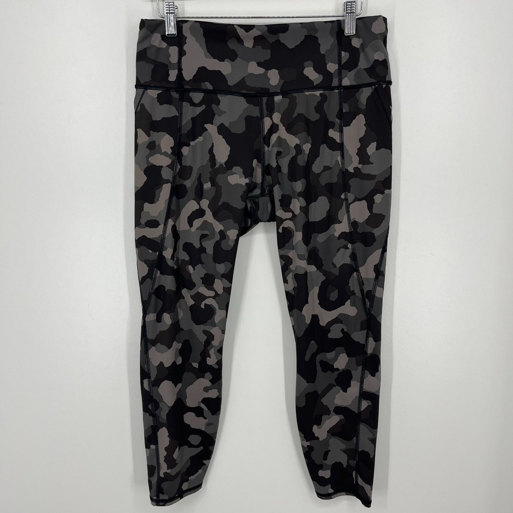 Athleta Leggings Women's Size L Green Lightning Camo 7/8‎ Tight Pockets